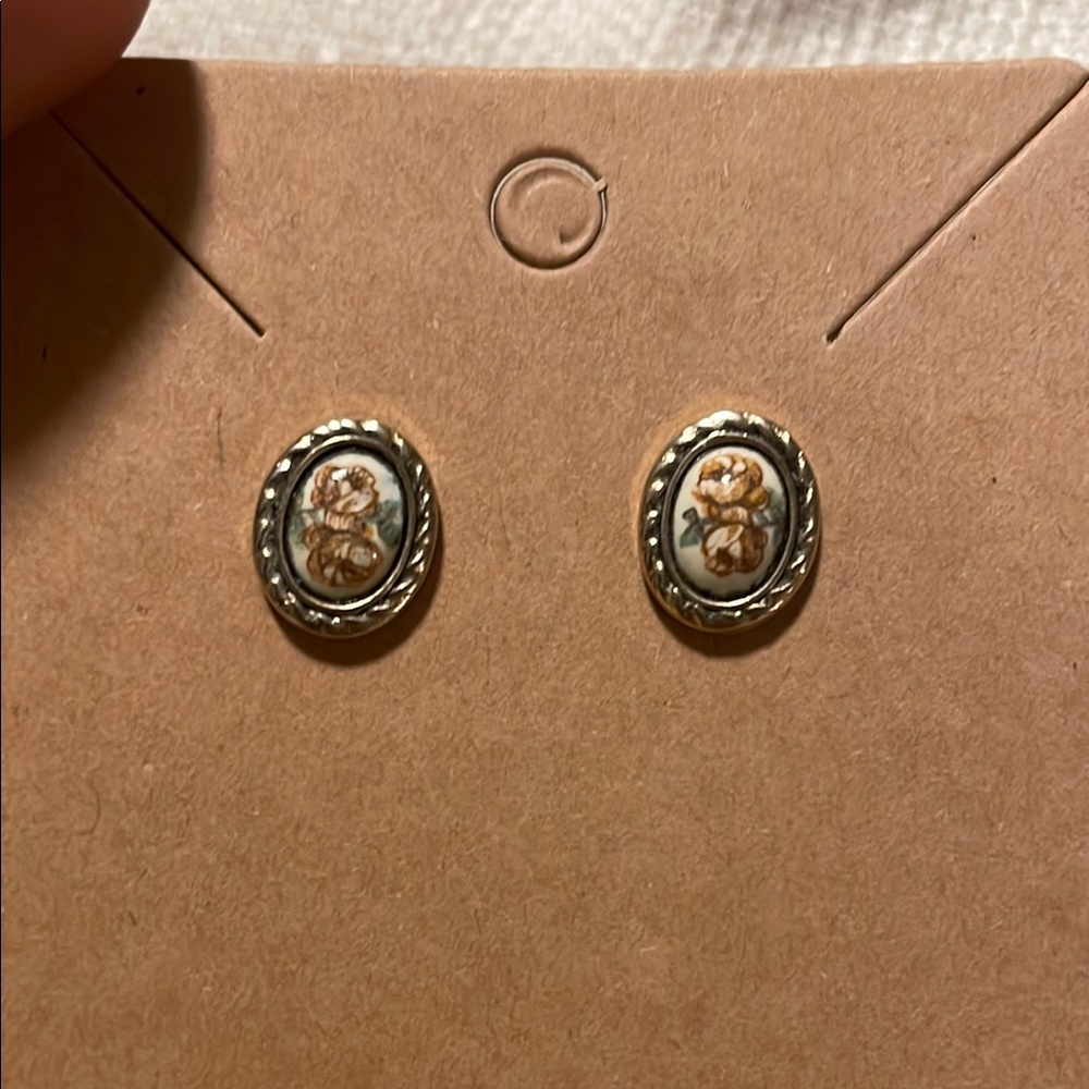 Elegant Vintage Floral Oval Earrings